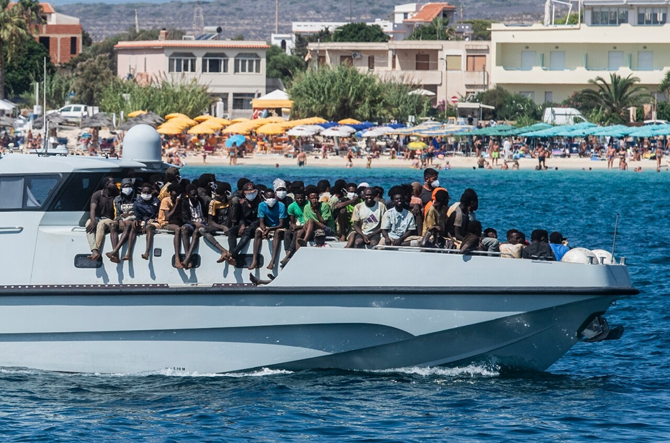 Pourquoi L Le De Lampedusa Est Elle Le Symbole De La Crise Migratoire