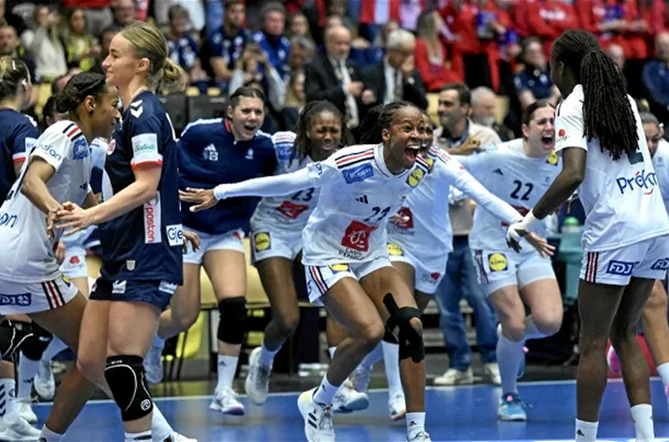 Mondial de handball féminin les Bleues championnes du monde après